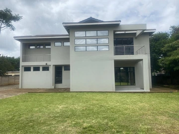 Prime office space with Samora Machel frontage